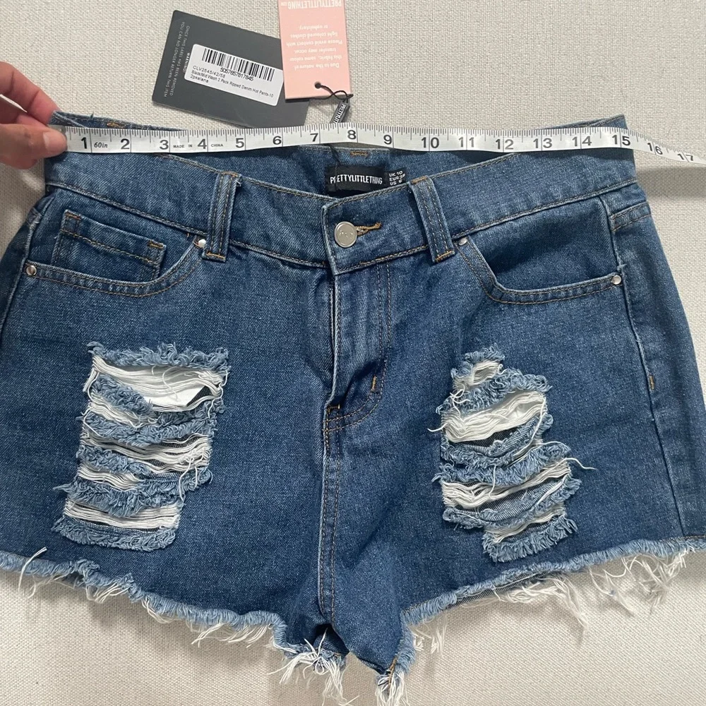 Pretty Little Thing cut-off Jean shorts - Picture 4 of 4